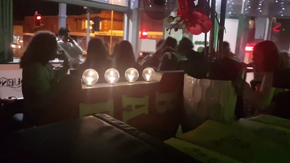 2Quench Cafe & Cocktail Lounge Bar – Photo 2