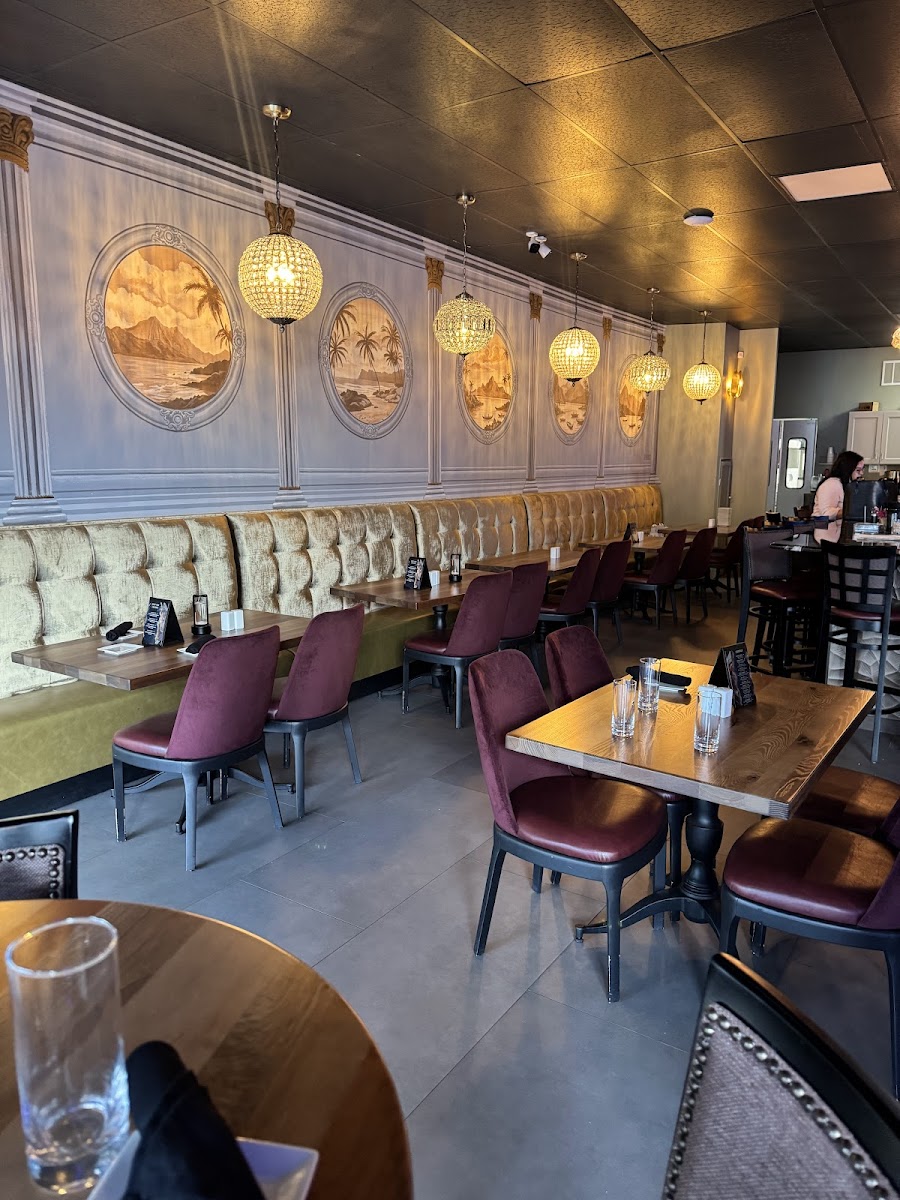 35 Bistro And Wine Bar – Photo 3