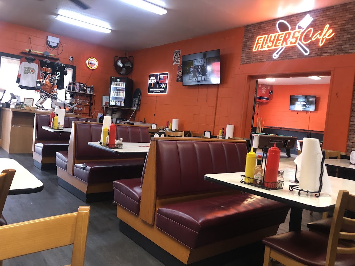 Flyers Cafe