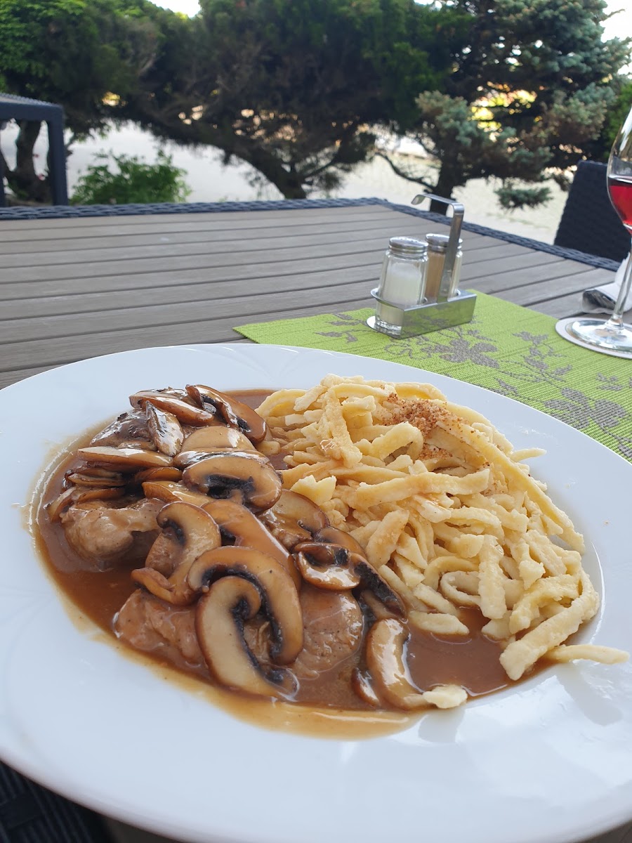 Restaurant Am Sportplatz Tsv Neuhengstett - Zouma Dimitroula – Photo 3